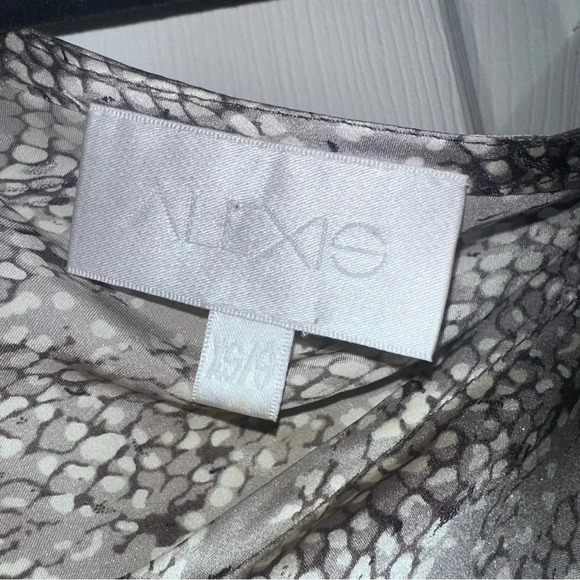 ALEXIS Pure Silk Charmeuse Poncho Style Blouse Snake Print Off Shoulder XS/S - Picture 4 of 5